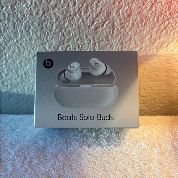 Beats Solo Buds - Wireless Bluetooth Apple & Android Compatibility “Storm Gray” - Picture 2 of 10